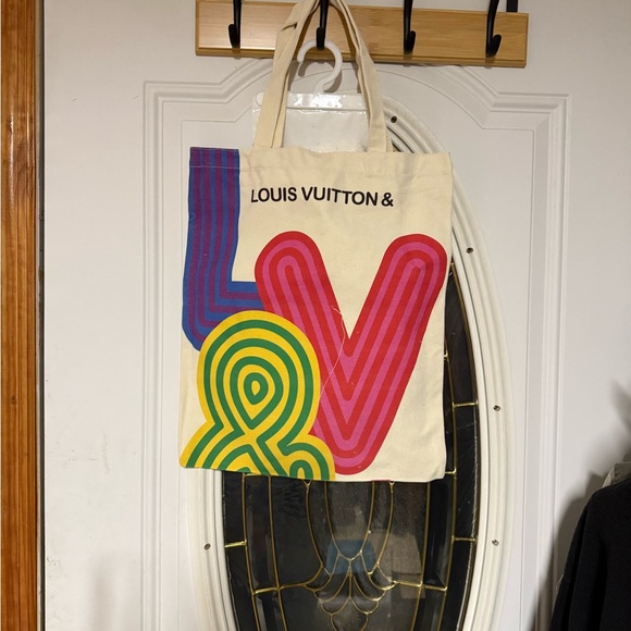 Tote - Picture 1 of 3